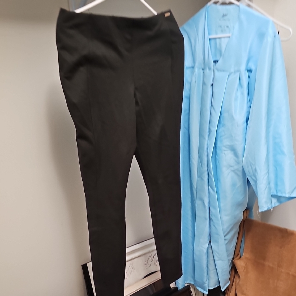 T Tahari Forest Green New With Tags Women's Pants Medium Slip On